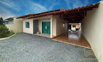 Casa em alvenaria fundos para o rio - balneário barra do sul -centro