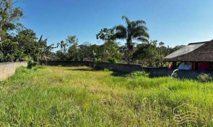 Terreno com 630m² murado e aterrado em Balneário Barra do Sul - Pinheiros