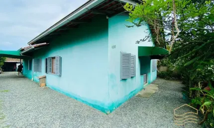 Casa averbada, 6 dormitórios 350m do mar - Balneário Barra do Sul - Centro