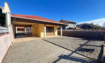 Casa 3 quartos e suíte no Centro de Balneário Barra do Sul