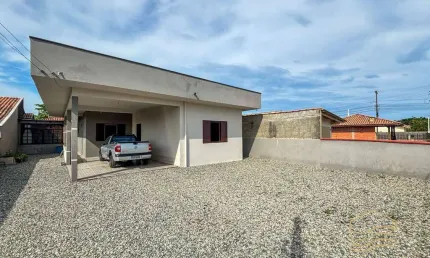 Casa de laje com 2 quartos sendo 1suíte em Balneário Barra do Sul - Salinas
