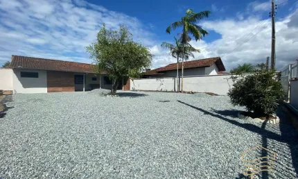 Casa recém reformada com 2 quartos  Balneário Barra do Sul - Costeira