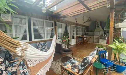 Casa AVERBADA 3 dormitórios 270m do mar- Balneário Barra do Sul-SC-Salinas
