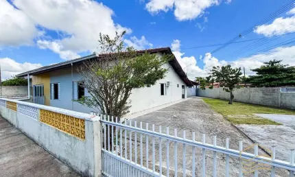 Casa 3 quartos de esquina em Balneário Barra do Sul - Salinas