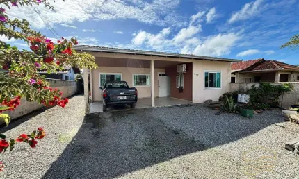 Amplo terreno com 2 casas - salinas, balneário barra do sul.