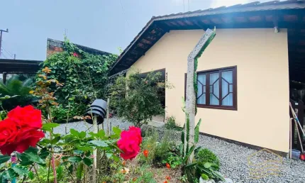 Casa 3 dormitórios em rua asfaltada - balneário barra do sul - pinheiros