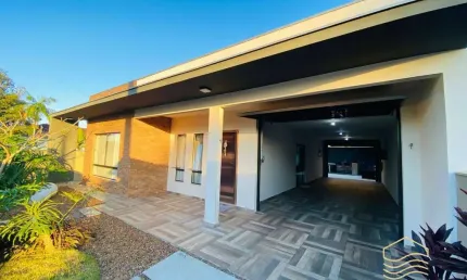 Casa Ampla e Moderna a 120M da Lagoa- Balneário barra do Sul- Costeira