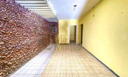 Casa ampla com 3 quartos para alugar, 250 m² por R$ 1.800/mês - José Bonifácio - Fortaleza/CE