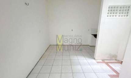 Kitnet com 1 quarto para alugar, 26 m² por R$ 625/ano - Aerolândia - Fortaleza/CE