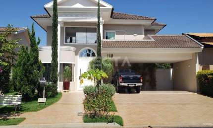 Casa Assobradada de Alto Padrão no Condomínio Damha II – Sofisticação e Conforto!