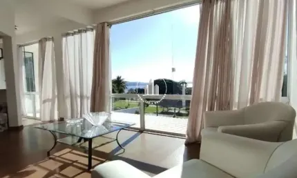 Casa 302m² com 3 quartos e suíte na ponta de baixo - brn