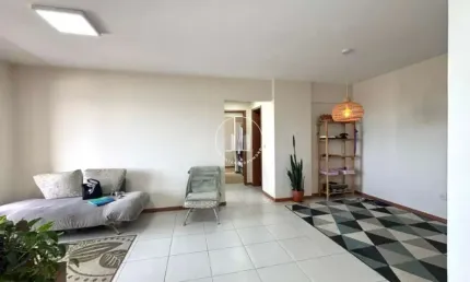 Apartamento 2 Quartos com 1 Suíte e 75m² - Centro - BRN