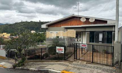 Casa com 4 quartos para alugar no Centro, Águas da Prata 
