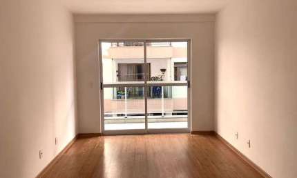 Apartamento com 1 dormitório para alugar, 78 m² por R$ 1.999,23/mês - Ermitage - Teresópolis/RJ