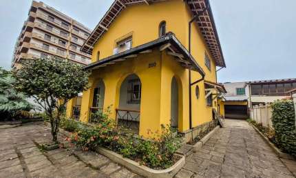 Casa Comercial para Locação - Excelência Estratégica na Rua Parú, Agriões