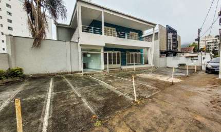 Casa Comercial de Alto Padrão em Agriões - Excelência