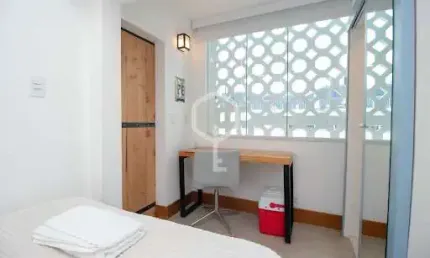 Apartamento com 3 quartos para alugar na prof. antônio maria teixeira, 120, leblon, rio de janeiro por r$ 25.000