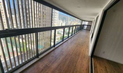 Apto de 144m2 2 vgs com Infratotal em rua silenciosa Botafogo