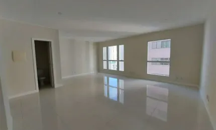 Sala comercial para alugar na Avenida Prefeito Osmar Cunha, 416, Centro, Florianópolis