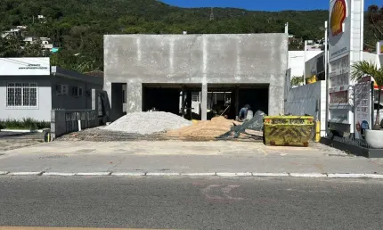 Ponto comercial para alugar na Avenida Governador Jorge Lacerda, 1599, Costeira do Pirajubaé, Florianópolis