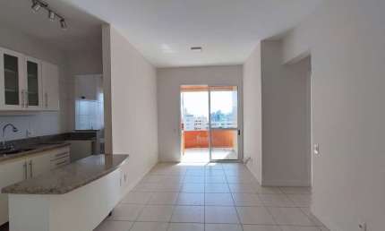 Apartamento com 2 quartos para alugar na Avenida Mauro Ramos, 1487, Centro, Florianópolis