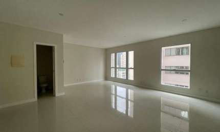 Sala comercial para alugar na Avenida Prefeito Osmar Cunha, 416, Centro, Florianópolis
