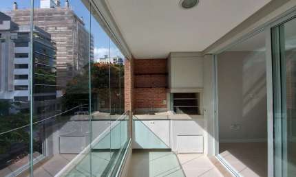 Apartamento com 3 quartos para alugar na Avenida Trompowsky, 399, Centro, Florianópolis