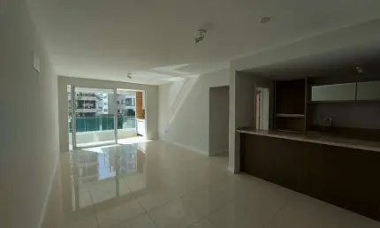 Apartamento com 3 quartos para alugar na Avenida Trompowsky, 399, Centro, Florianópolis