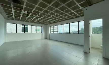 Sala comercial para alugar na Rodovia José Carlos Daux, 500, João Paulo, Florianópolis