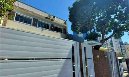 Apartamento com 3 quartos para alugar na Rua Ângelo La Porta, 76, Centro, Florianópolis