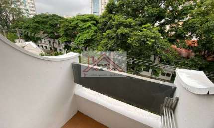 STUDIO PARA LOCAÇÃO  NA VILA MARIANA COM VAGA DE GARAGEM.