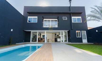 RESIDÊNCIA DE ALTO PADRÃO  MOBILIADA  389M  PRIVATIVOS  3 SUÍTES  PISCINA AQUECIDA  UBERABA