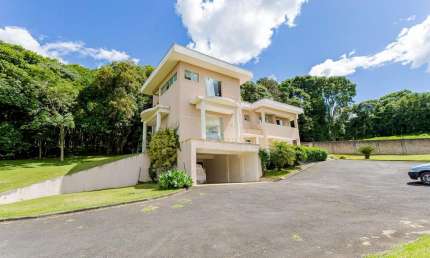 RESIDÊNCIA BELÍSSIMA  CHÁCARA DENTRO DE CURITIBA 10.890M  DE TERRENO 369M  CONSTRUÍDOS