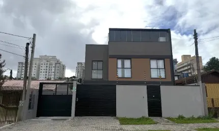 SOBRADO COND – LINDÓIA – 100M² PRIV. + 44M² DE TERRAÇO DESCOBERTO + 31M² JARDIM