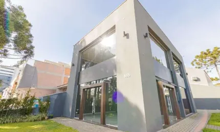 Loja / Galpão / Escritório de Esquina, com 150 m² + 5 vagas, no São Francisco!