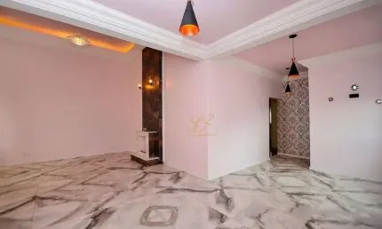 Maravilhosa Casa com 3 suítes e 450m² no Bacacheri!