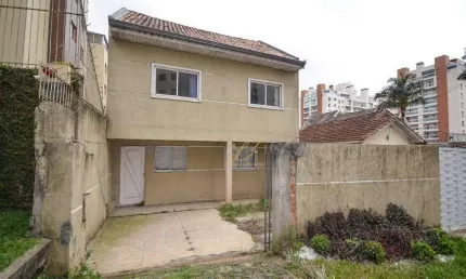 Sobrado no Coração do Cristo Rei - 117 m², Residencial ou Comercial!
