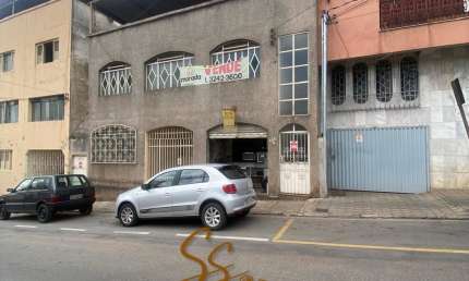 Casa comercial com 8 salas à venda no Centro, Itaúna 