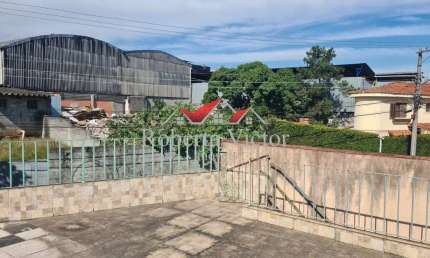 CASA A VENDA  2 Quartos  92m²  3 VAGAS - Vila Friburgo