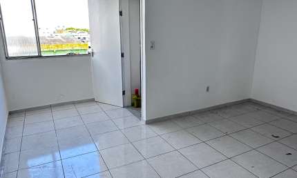 Apartamento 2/4 com suíte, escada, localização privilegiada!!!