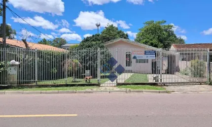 Imóvel à venda com 2 casas e terreno com área total de 630m²
