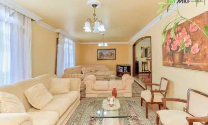 Casa com 6 quartos à venda na José Blanchet, 107, Bacacheri, Curitiba por R$ 899.000