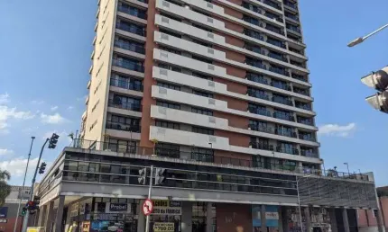 Apartamento com 1 quarto  para alugar, 34.00 m2 por R$2200.00  - Centro - Curitiba/PR