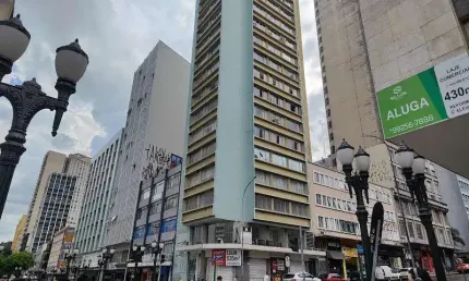 Conjunto Comercial à venda, 140.00 m2 por R$499000.00  - Centro - Curitiba/PR