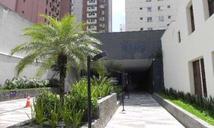 Apartamento com 2 quartos  para alugar, 61.00 m2 por R$2400.00  - Centro - Curitiba/PR