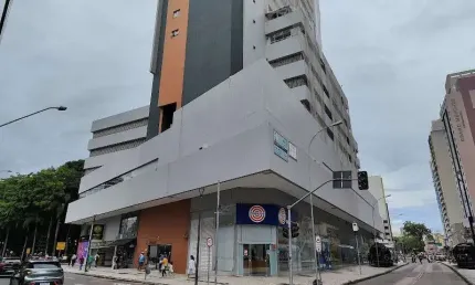Apartamento com 1 quarto  para alugar, 34.00 m2 por R$2200.00  - Centro - Curitiba/PR