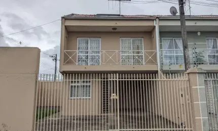 Sobrado com 4 quartos  para alugar, 113.00 m2 por R$2300.00  - Boqueirao - Curitiba/PR
