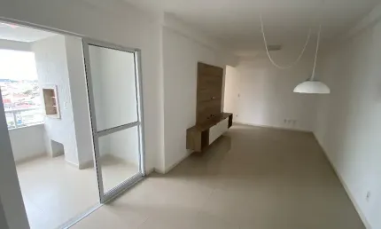 Apartamento 2 Dormitórios (suíte) ao lado super Angeloni e Univali.