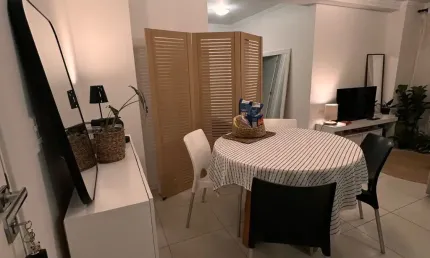 Apartamento 2 Dormitórios (1 suite) e 2 vagas semi mobiliado na Praia Brava