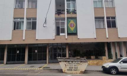 Excelente apartamento de 2 quartos com garagem na Olegário Maciel perto do supermercado Pais e Fihos